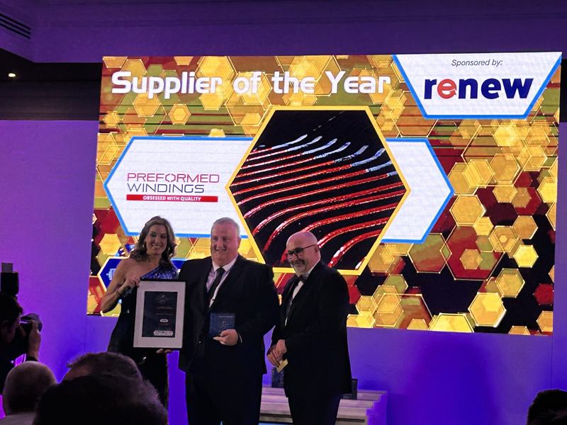 Preformed Windings team receiving AEMT Supplier of the Year 2024